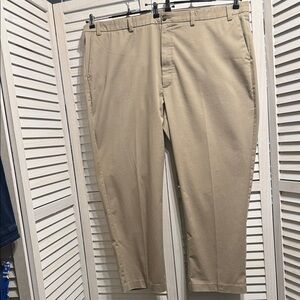 Roundtree and Yorke Total Flex Khaki Flat Front Pants. 48x30